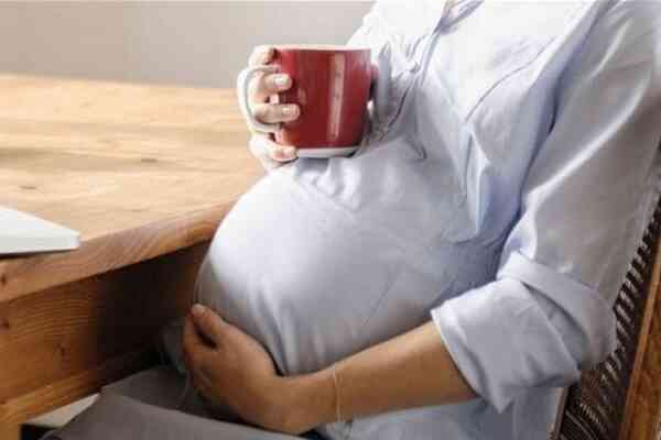 Bà bầu uống cà phê có ảnh hưởng thai nhi?